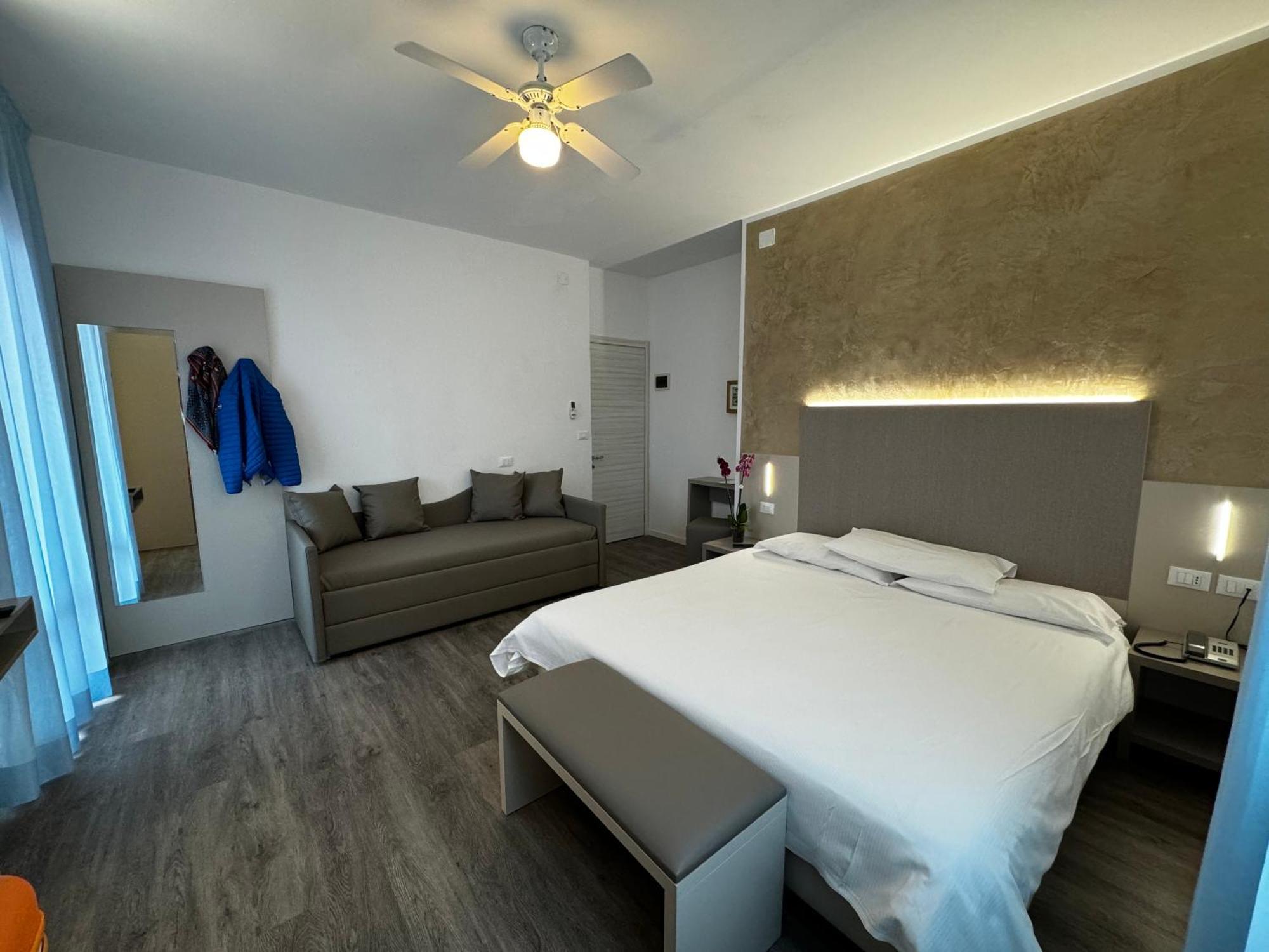 Hotel Etna Caorle Dış mekan fotoğraf